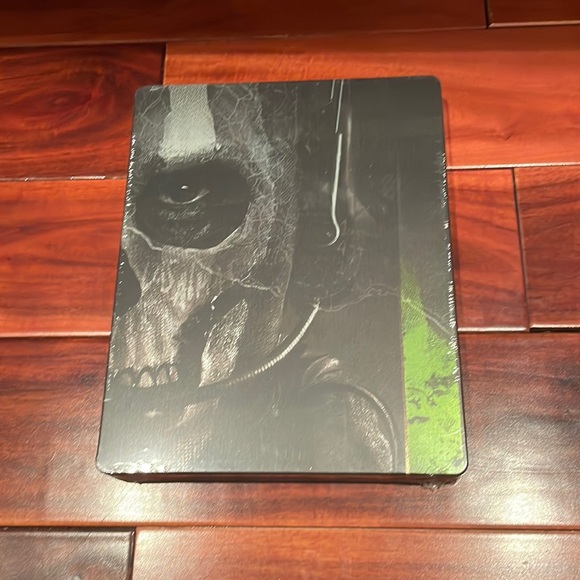 New sealed metal Csll of Duty PS5 game case 2022 MWII - Picture 1 of 2